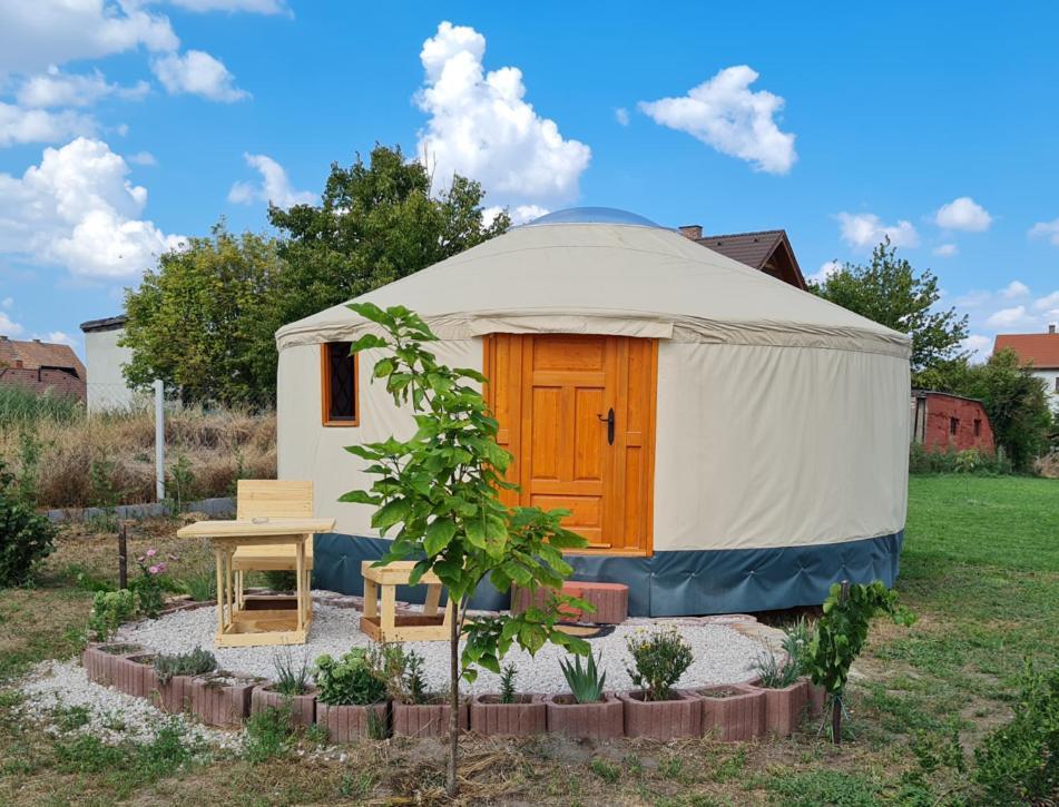 Hotel Jurtafarm Rackeve - A Nomad Luxus Exteriér fotografie