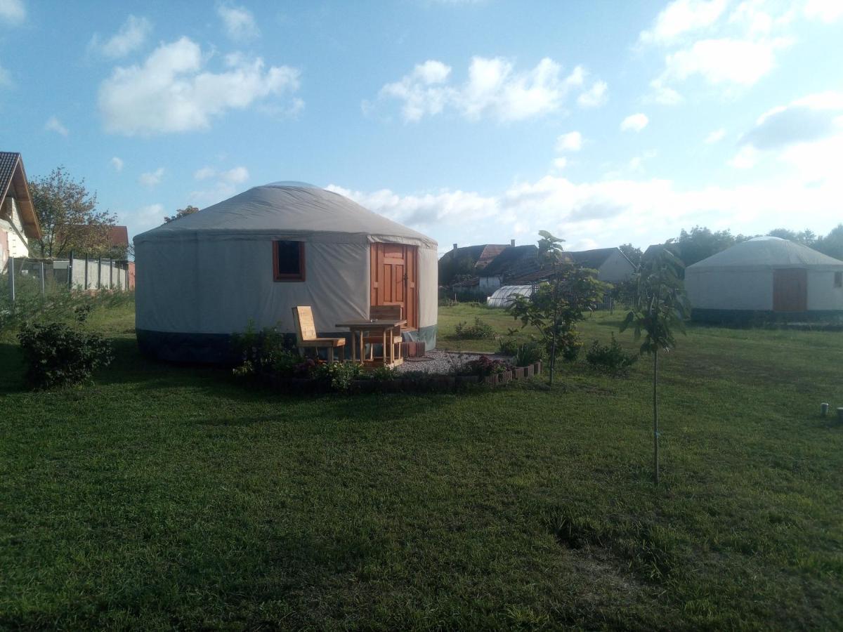 Hotel Jurtafarm Rackeve - A Nomad Luxus Exteriér fotografie